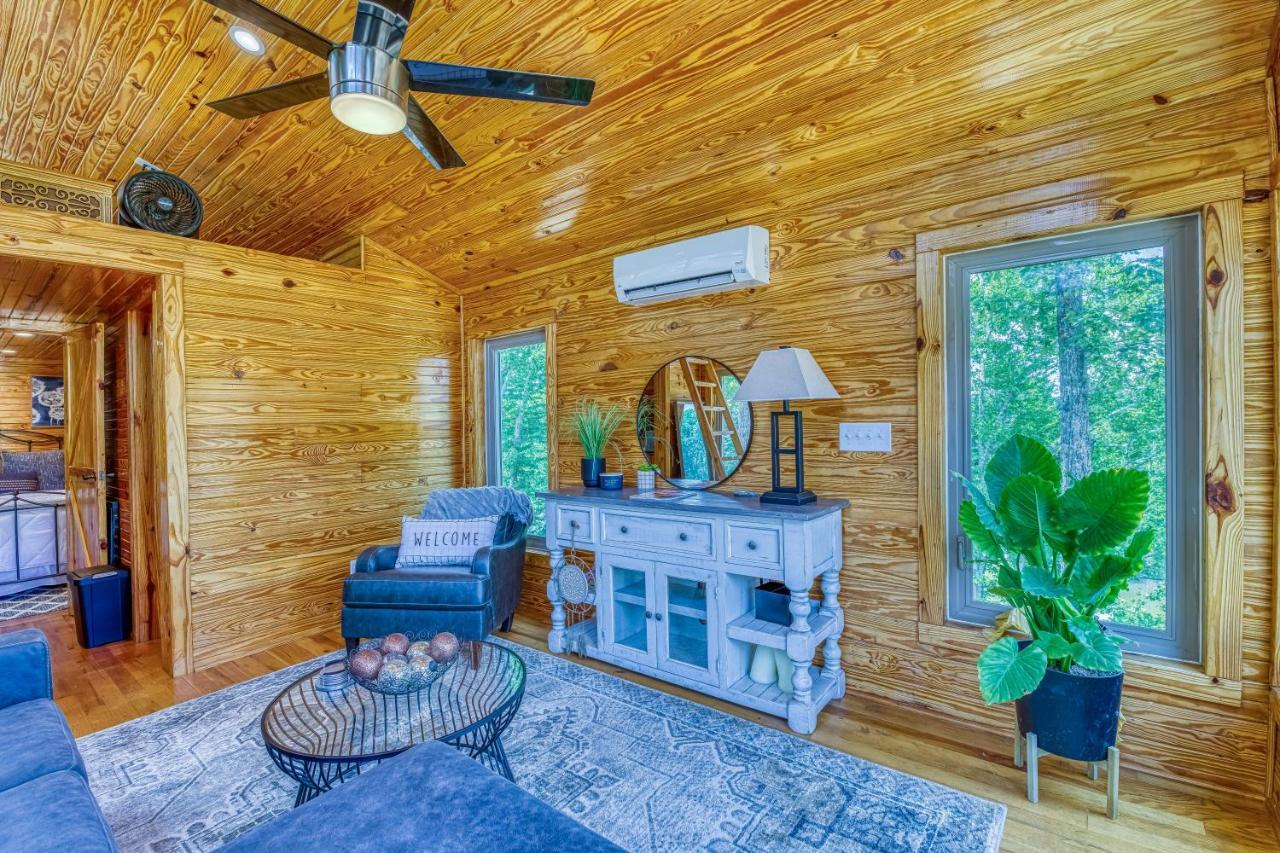 The Gemini-A Dreamy, Waterfront Tiny Cabin Rogersville エクステリア 写真