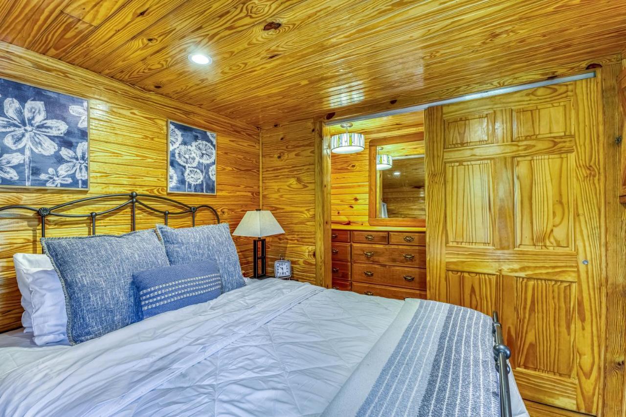 The Gemini-A Dreamy, Waterfront Tiny Cabin Rogersville エクステリア 写真