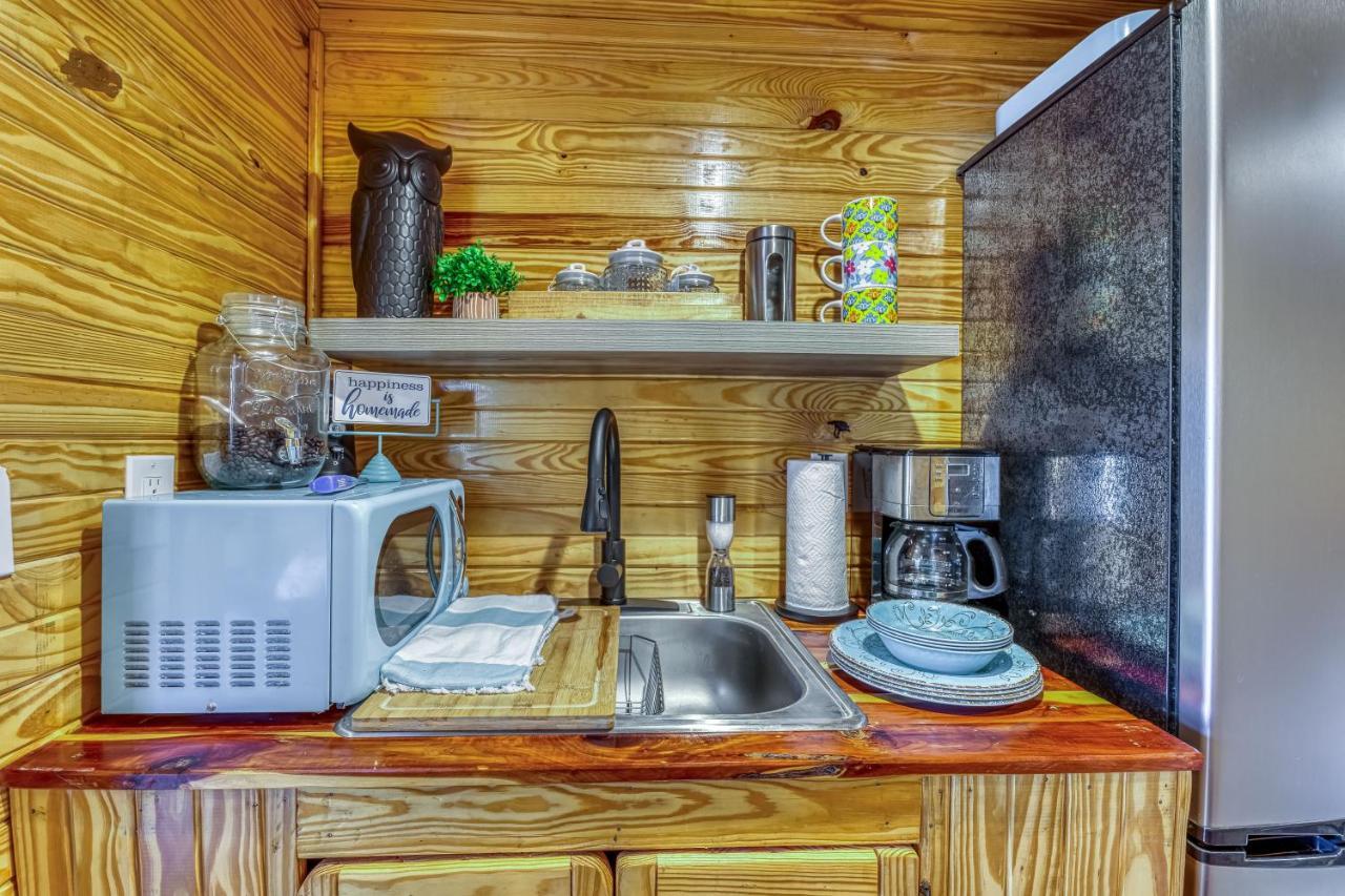The Gemini-A Dreamy, Waterfront Tiny Cabin Rogersville エクステリア 写真