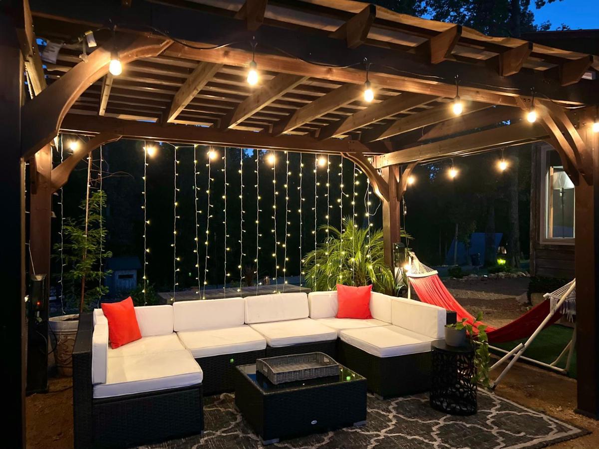 The Gemini-A Dreamy, Waterfront Tiny Cabin Rogersville エクステリア 写真